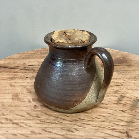 Vintage - Two Toned Handmade Ceramic Pottery Jar / Creamer / Pitcher - Unique - Picture 3 of 15